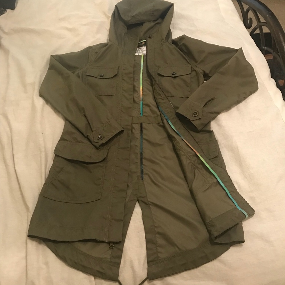 Women’s Nike rain coat-trench coat